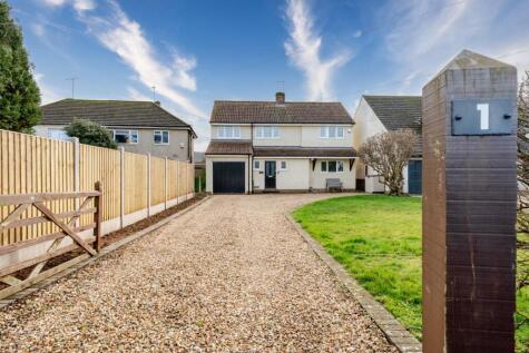 Four Bedroom detached family home set within a generous plot in Langford