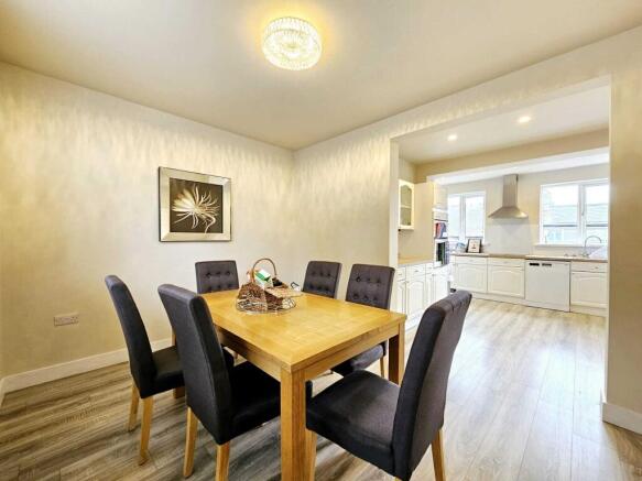3 bed Detached for sale Image 9