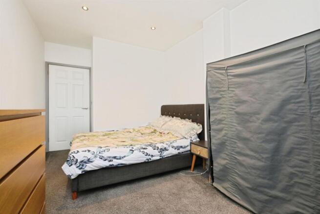 1 bed Flat for sale Image 9
