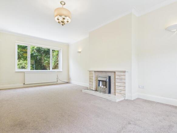 3 bed Semi-Detached to rent Image 4
