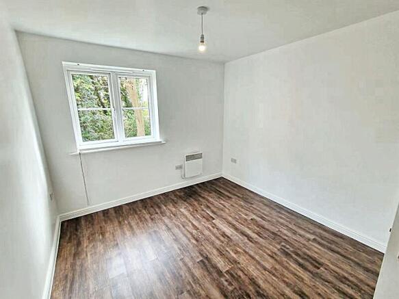 2 bed Apartment to rent Image 5