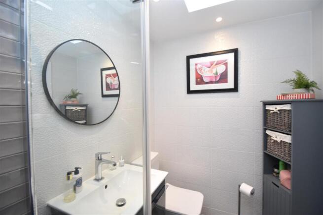 Bathroom (5).JPG