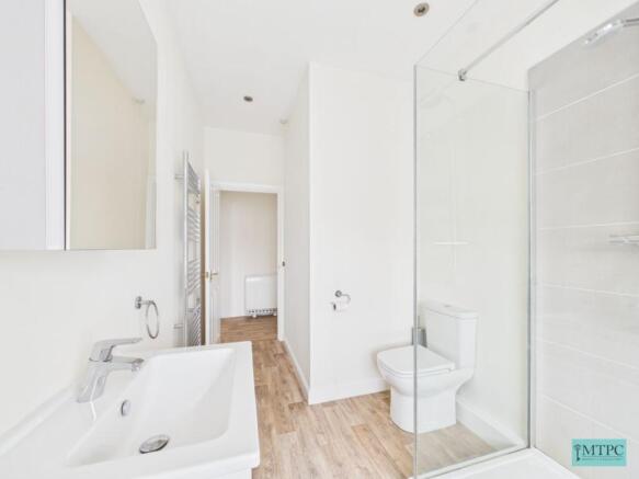 1 bed Flat to rent Image 10