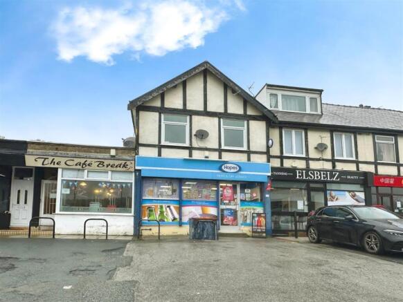 Shop Front/Flat