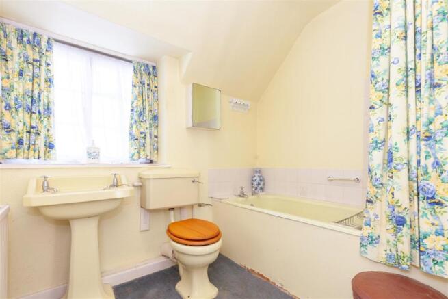 Family Bathroom.jpg