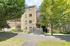 Flat A, Radlyn Park, West End Avenue, Harrogate HG2 9BZ