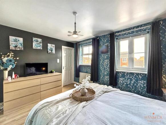 3 bed Detached for sale Image 11