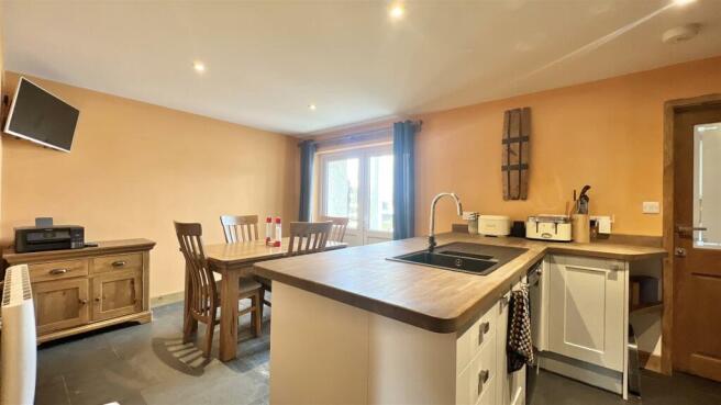 KITCHEN/DINER