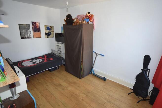 BEDROOM 2