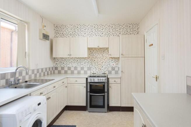 8 Fitzjohn Close-07.jpg