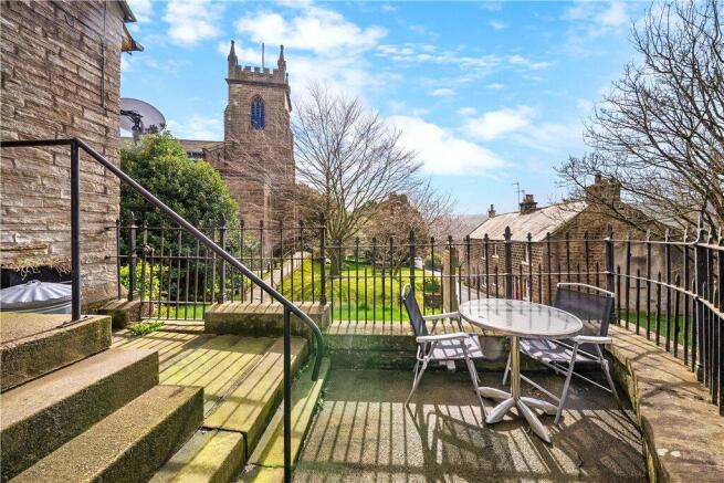 2 bed Apartment for sale Image 8