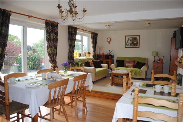 Breakfast/Family Room