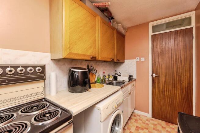 1 bed Flat for sale Image 5