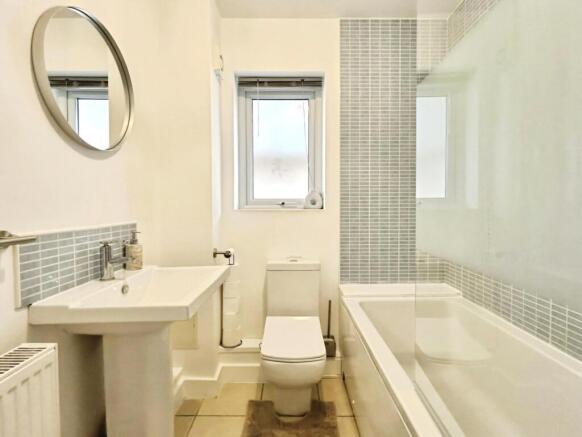 1 bed Flat for sale Image 12