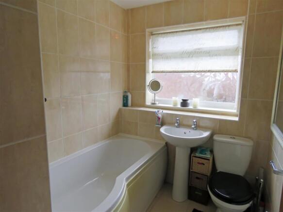 Bathroom.JPG
