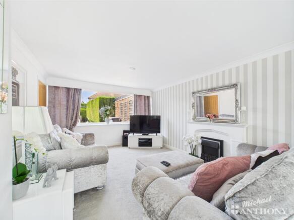 CAM02773G0-PR0290-STILL026