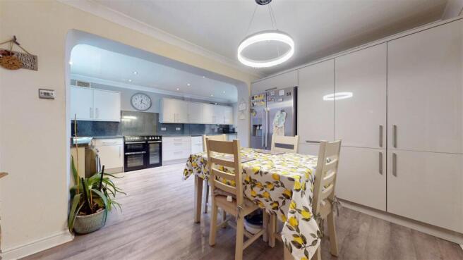 Ash Grove, Kitchen/Diner