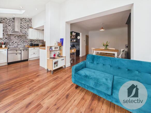 3 bed Semi-Detached for sale Image 4