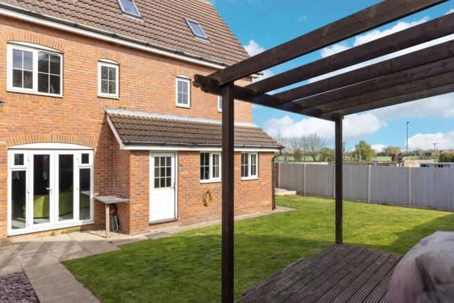 5 bed Detached for sale Image 9