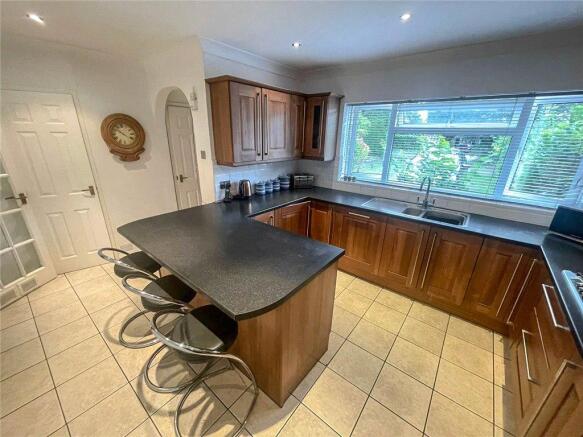 Kitchen/Breakfast Rm