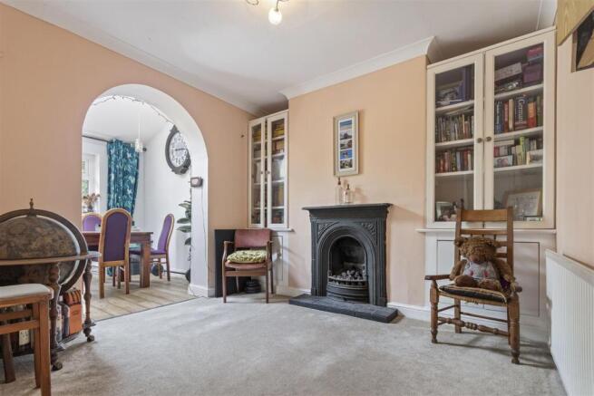4 bed Semi-Detached for sale Image 6