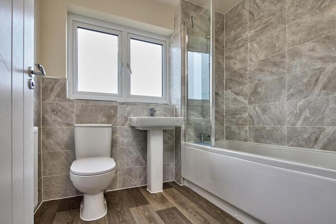 4 bed House for sale Image 7