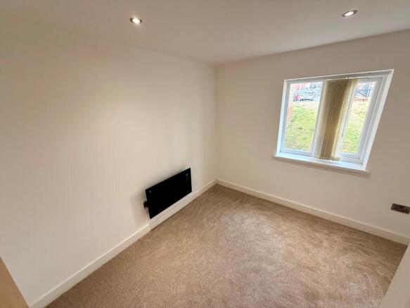 2 bed Apartment to rent Image 5
