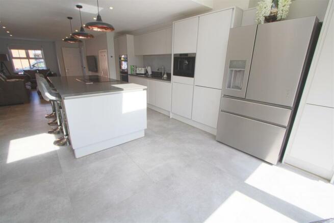 kitchen1.jpg