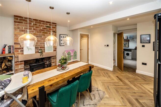 4 bed Detached for sale Image 11