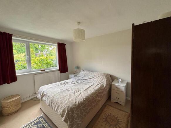 2 bed Semi-Detached Bungalow for sale Image 10