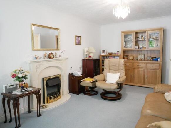 Lounge/Dining Room
