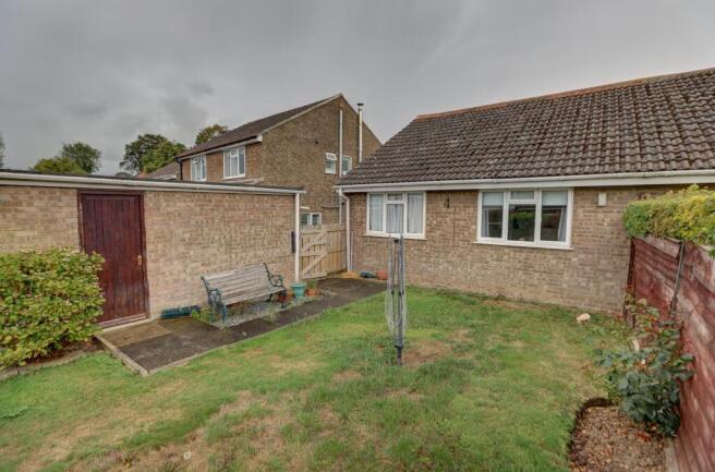 2 bed Semi-Detached Bungalow for sale Image 12