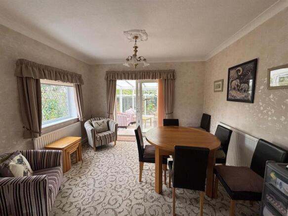 4 bed Detached Bungalow for sale Image 4