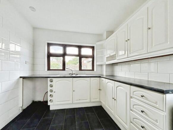 3 bed Semi-Detached to rent Image 4