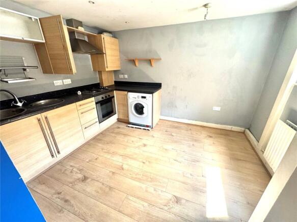 2 bed Flat for sale Image 4