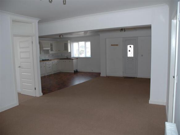 Lounge/Kitchen