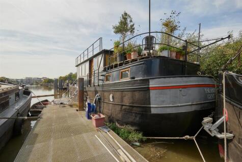 Victoria Steps Quay, Brentford, TW8