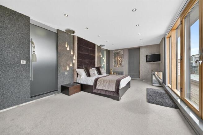 3 bed Apartment for sale Image 10