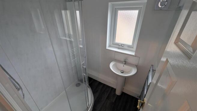 3 bed Semi-Detached to rent Image 11