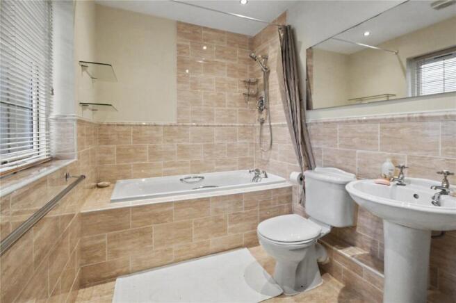 3 bed Link Detached House for sale Image 9