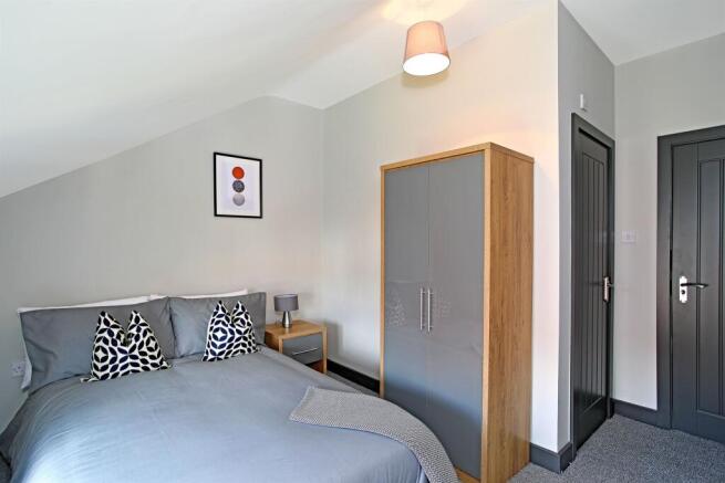 4 bed Terraced for sale Image 6
