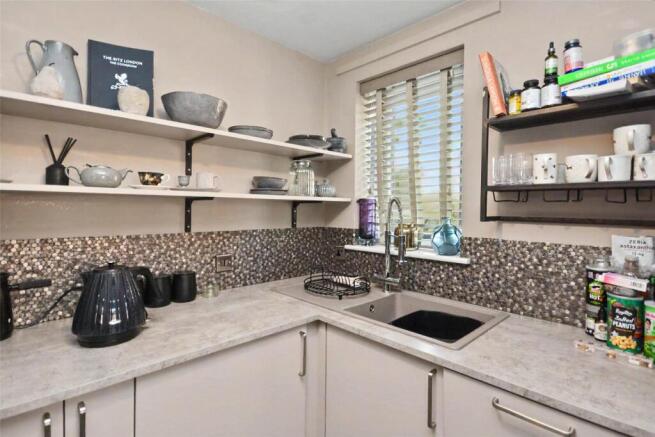 2 bed Apartment for sale Image 10