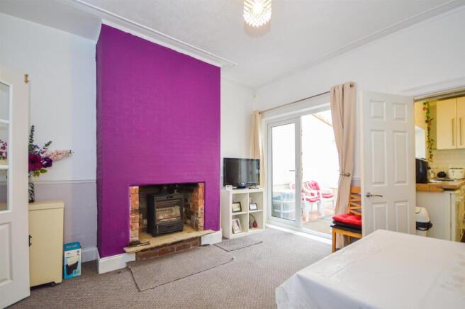 2 bed Terraced for sale Image 5
