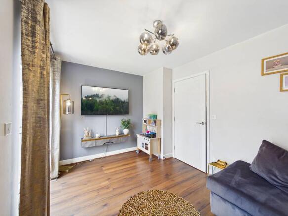 3 bed Semi-Detached for sale Image 7