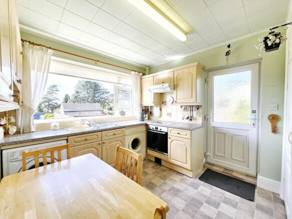 2 bed Semi-Detached Bungalow for sale Image 5