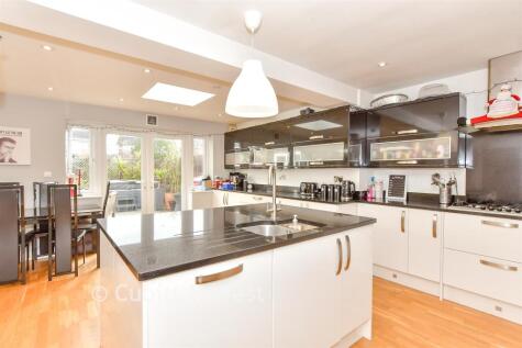 Harvest Road, Denmead, Waterlooville, Hampshire
