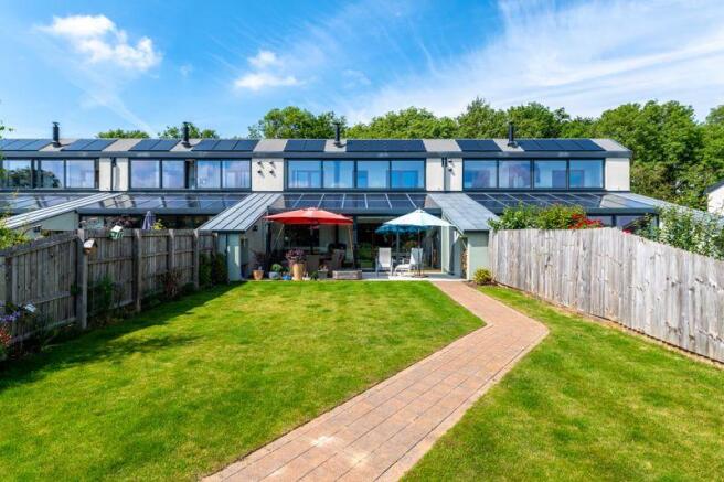 Rear garden/el...
