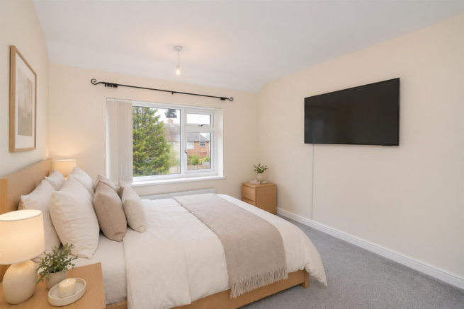3 bed Semi-Detached for sale Image 6