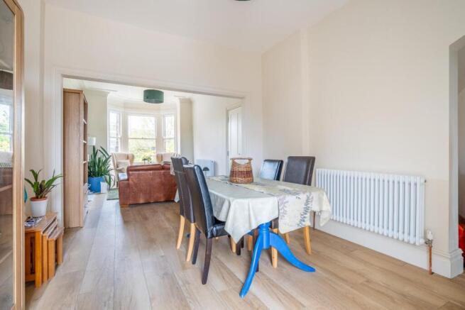 5 bed Town House for sale Image 6