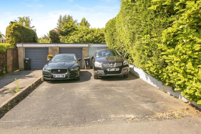 Driveway/Garage